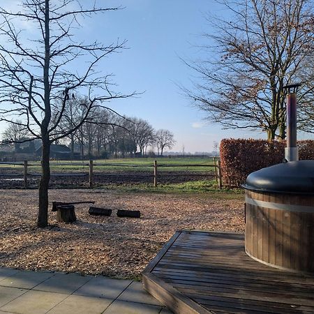 Chalet "Het Biggetje" Hottub - Sauna Volkel エクステリア 写真