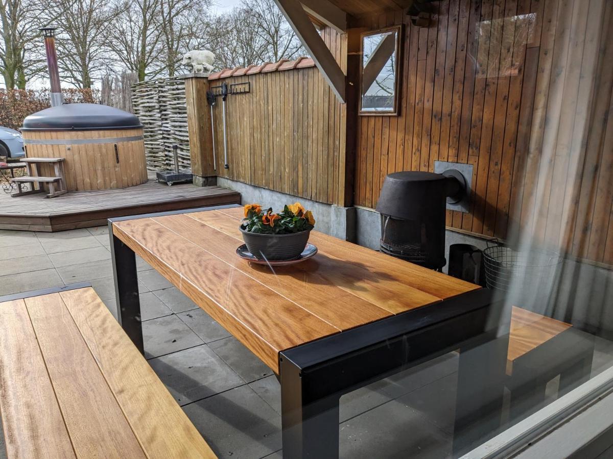 Chalet "Het Biggetje" Hottub - Sauna Volkel エクステリア 写真